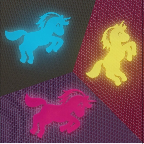 Canopy for Girls👧🏻Bed🛏️with Pre-Glued Glow in The Dark Unicorns🦄 - Picture 6 of 9